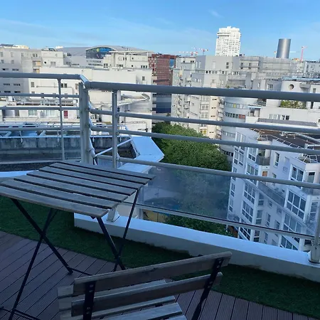 Cosy In La Defense Apartment *